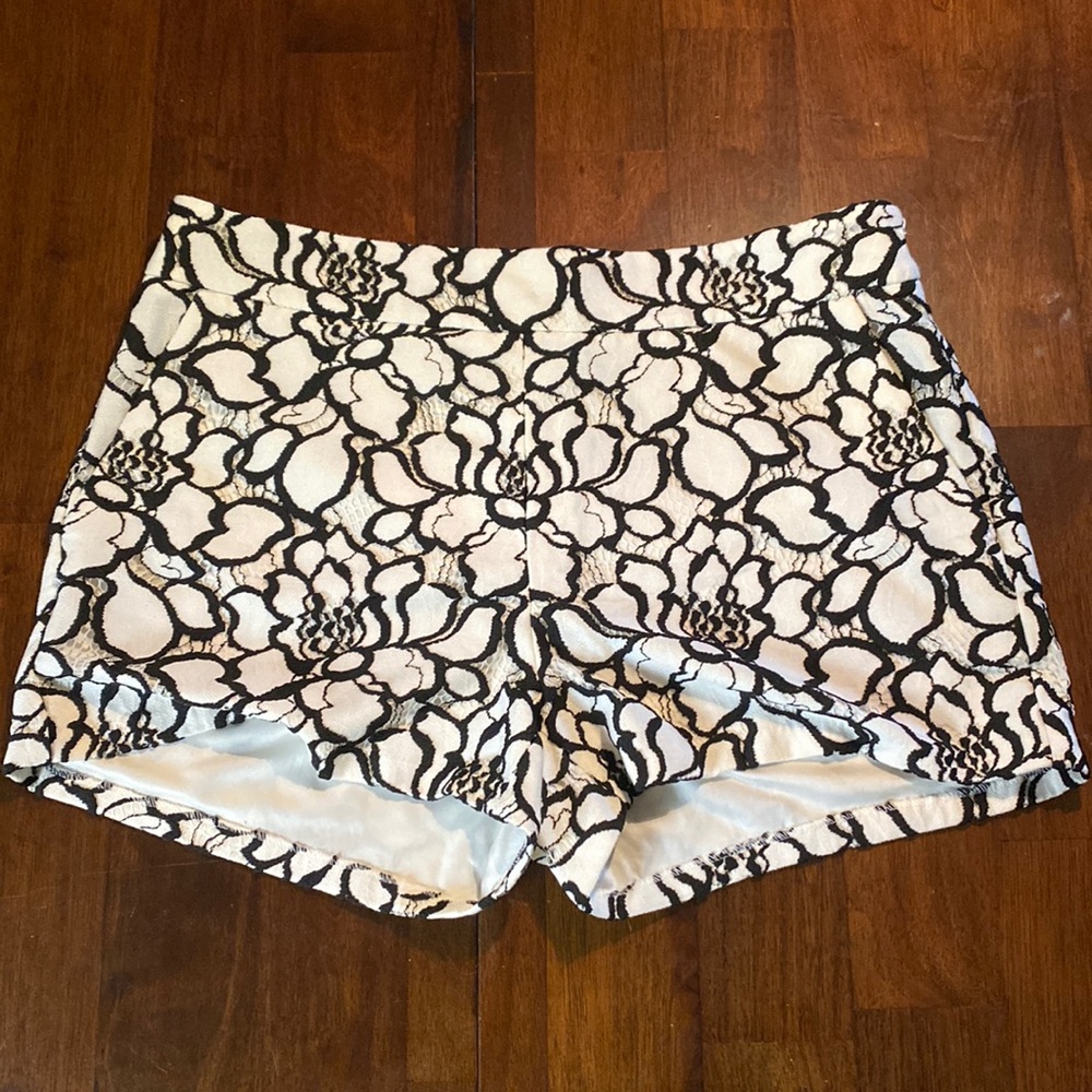 Express black/white floral shorts